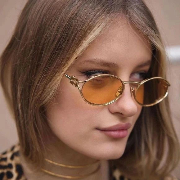 [COMPRE 1, LEVE 2] Óculos de Sol MIU MIU Solar